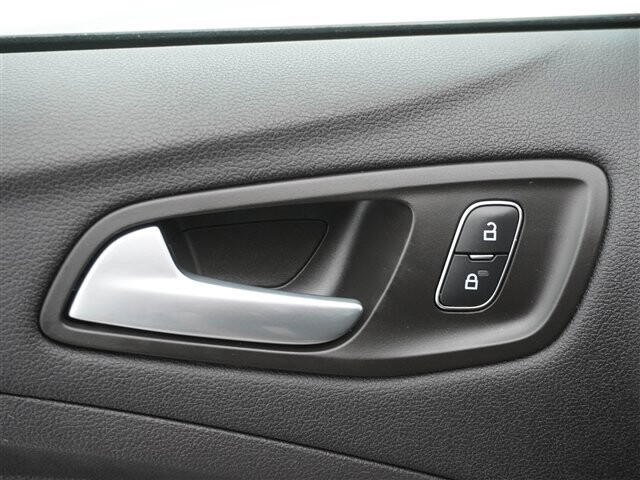 2019 Ford Escape in Cincinnati, OH 45251-2402 - 2054300 24