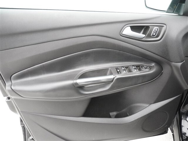 2019 Ford Escape in Cincinnati, OH 45251-2402 - 2054300 22