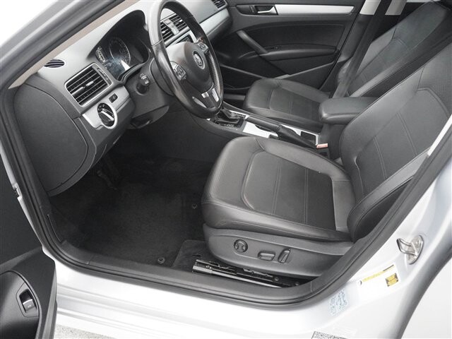 2013 Volkswagen Passat in Cincinnati, OH 45251-2402 - 2056227 6