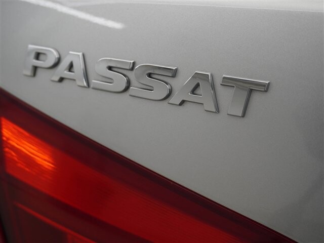 2013 Volkswagen Passat in Cincinnati, OH 45251-2402 - 2056227 30