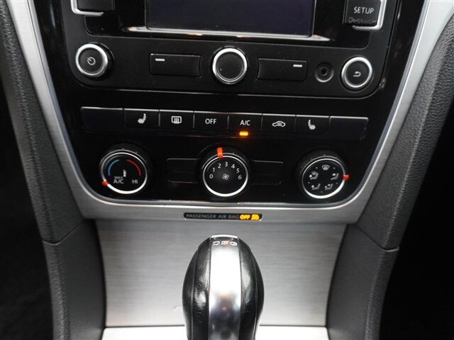 2013 Volkswagen Passat in Cincinnati, OH 45251-2402 - 2056227 45