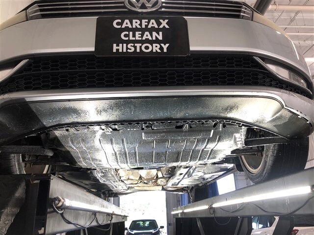 2013 Volkswagen Passat in Cincinnati, OH 45251-2402 - 2056227 4