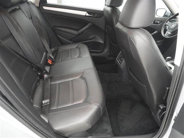 2013 Volkswagen Passat in Cincinnati, OH 45251-2402 - 2056227 24