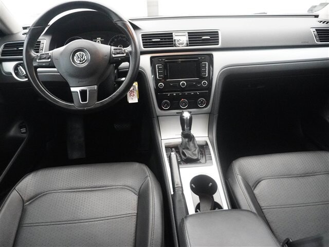 2013 Volkswagen Passat in Cincinnati, OH 45251-2402 - 2056227 14