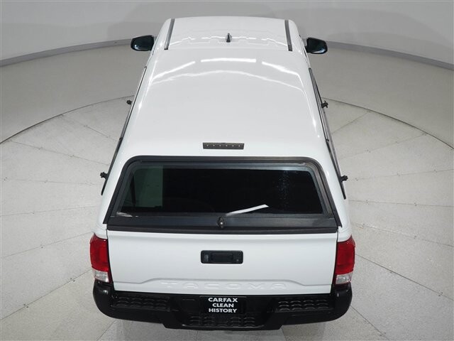 2017 Toyota Tacoma in Cincinnati, OH 45251-2402 - 2058302 5