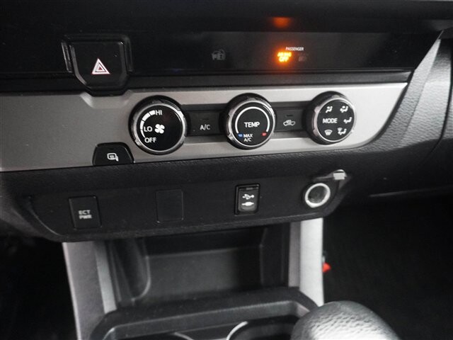 2017 Toyota Tacoma in Cincinnati, OH 45251-2402 - 2058302 40