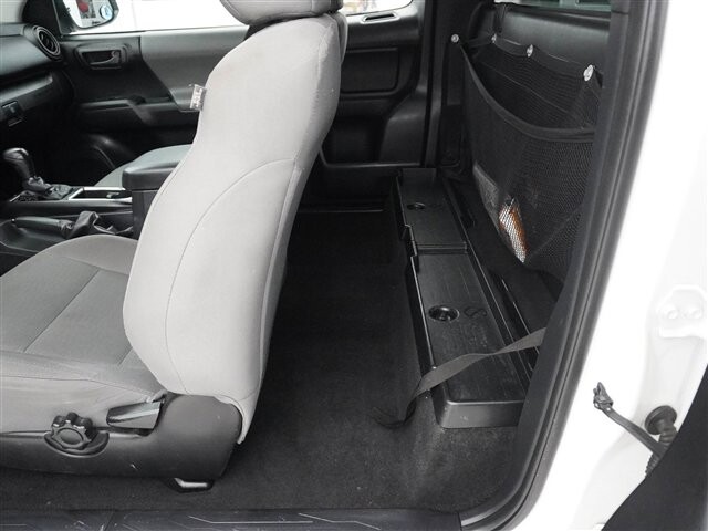 2017 Toyota Tacoma in Cincinnati, OH 45251-2402 - 2058302 8