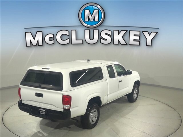 2017 Toyota Tacoma in Cincinnati, OH 45251-2402 - 2058302 7