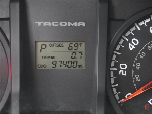 2017 Toyota Tacoma in Cincinnati, OH 45251-2402 - 2058302 28