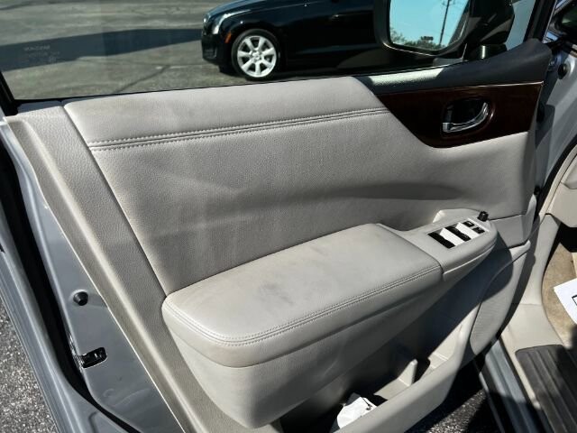 2012 Nissan Quest in Indianapolis, IN 46222-4002 - 2059650 16