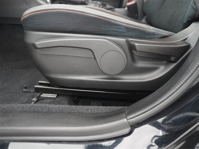 2017 Subaru Crosstrek in Cincinnati, OH 45251-2402 - 2059657 27