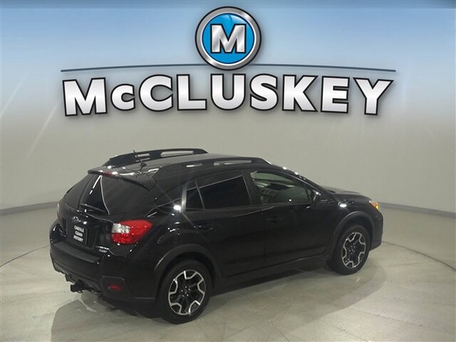 2017 Subaru Crosstrek in Cincinnati, OH 45251-2402 - 2059657 8