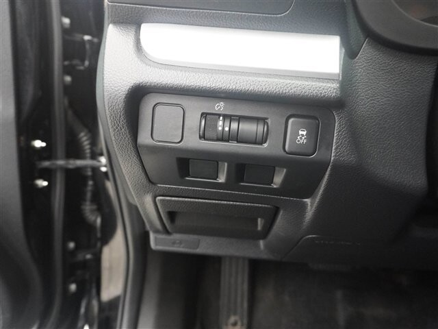 2017 Subaru Crosstrek in Cincinnati, OH 45251-2402 - 2059657 35