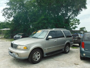 2001 Lincoln Navigator in Holiday, FL 34690