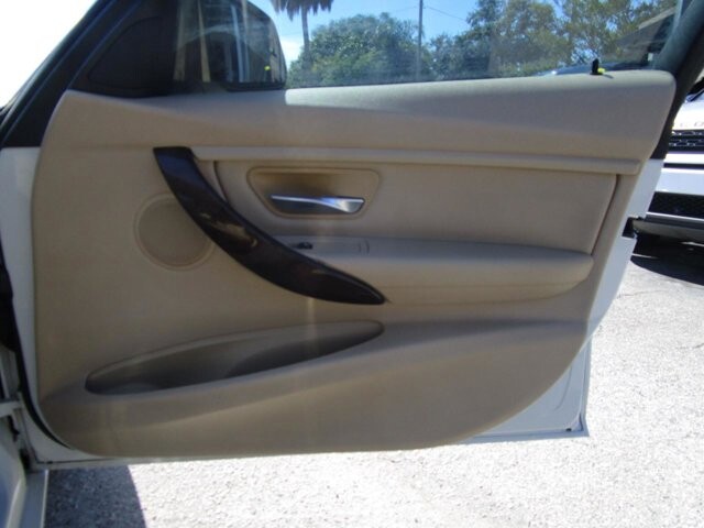 2015 BMW 320i in Tampa, FL 33604-6914 - 2069722 17