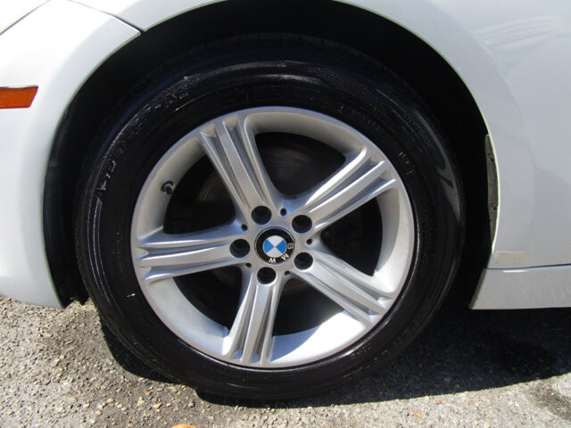 2015 BMW 320i in Tampa, FL 33604-6914 - 2069722 21