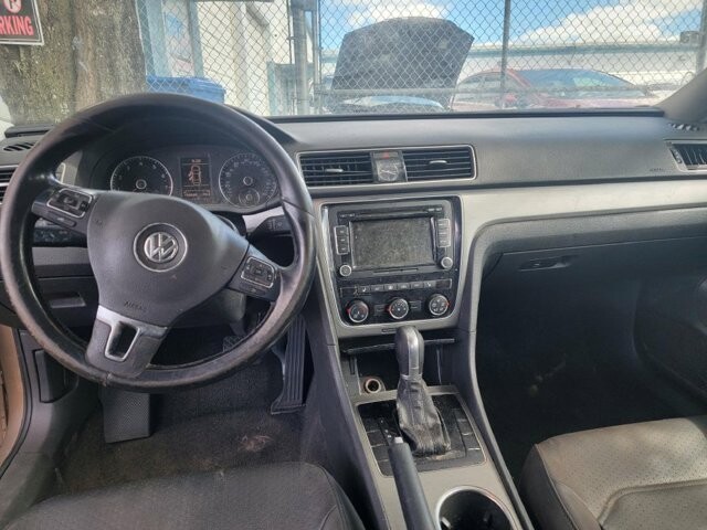 2015 Volkswagen Passat in Pompano Beach, FL 33064 - 2074144 10