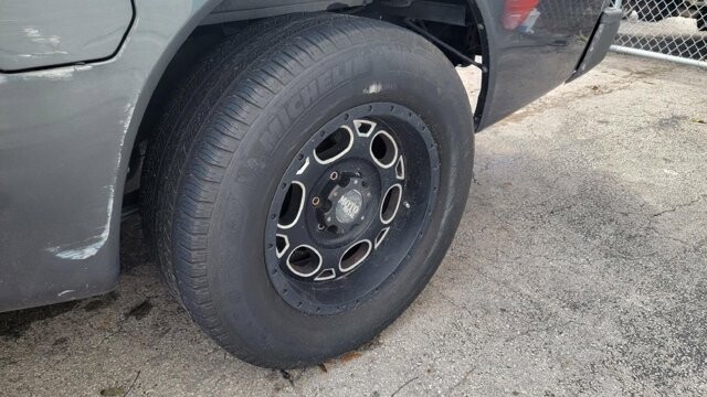 2012 Nissan Titan in Pompano Beach, FL 33064 - 2075258 7