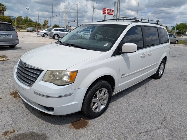 2008 Chrysler Town & Country in Hudson, FL 34669 - 2076995 4