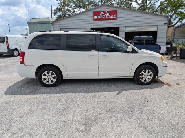 2008 Chrysler Town & Country in Hudson, FL 34669 - 2076995