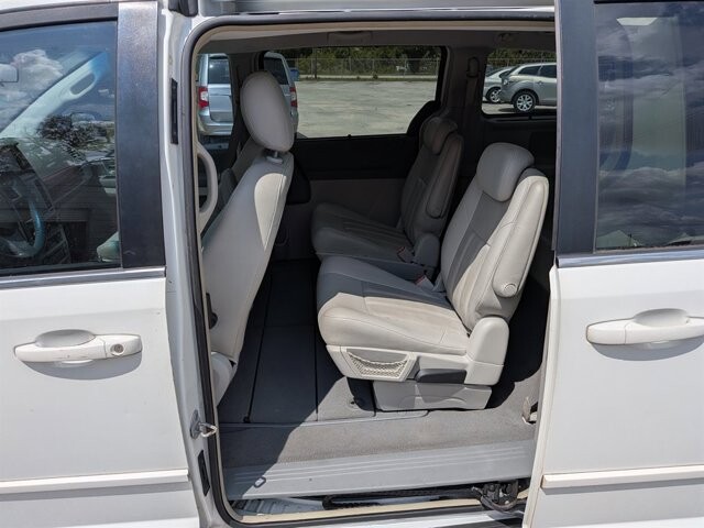 2008 Chrysler Town & Country in Hudson, FL 34669 - 2076995 10