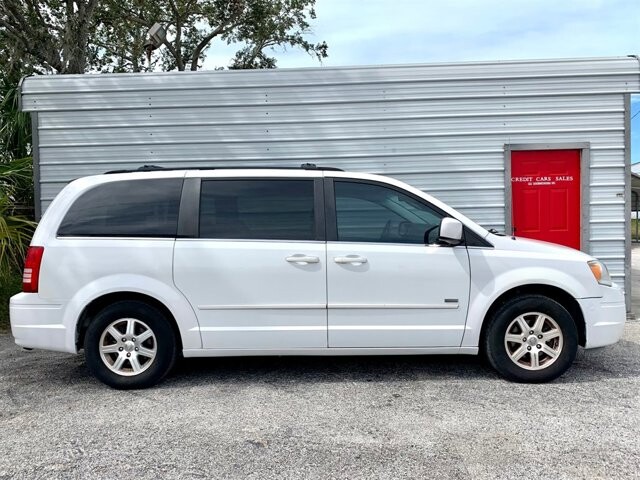 2008 Chrysler Town & Country in Hudson, FL 34669 - 2076995
