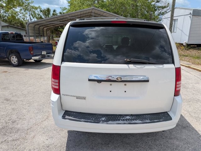 2008 Chrysler Town & Country in Hudson, FL 34669 - 2076995 7