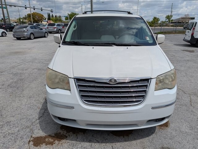 2008 Chrysler Town & Country in Hudson, FL 34669 - 2076995 3