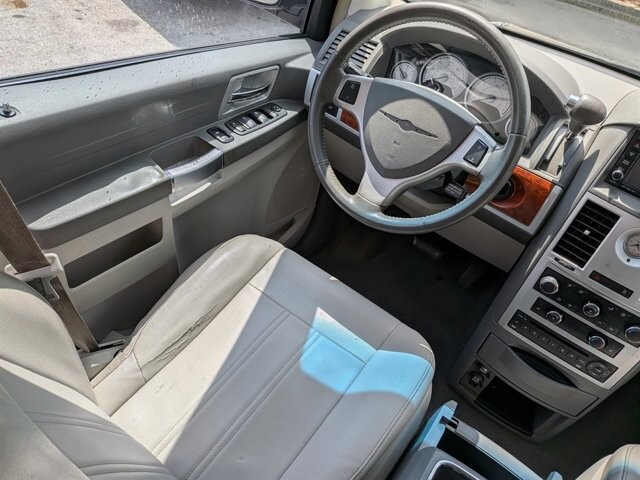 2008 Chrysler Town & Country in Hudson, FL 34669 - 2076995 12
