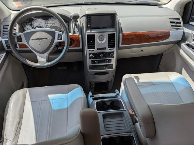 2008 Chrysler Town & Country in Hudson, FL 34669 - 2076995 13