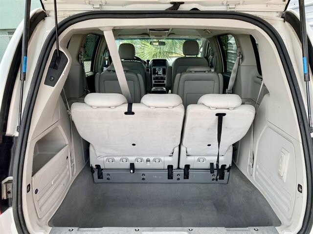 2008 Chrysler Town & Country in Hudson, FL 34669 - 2076995 31