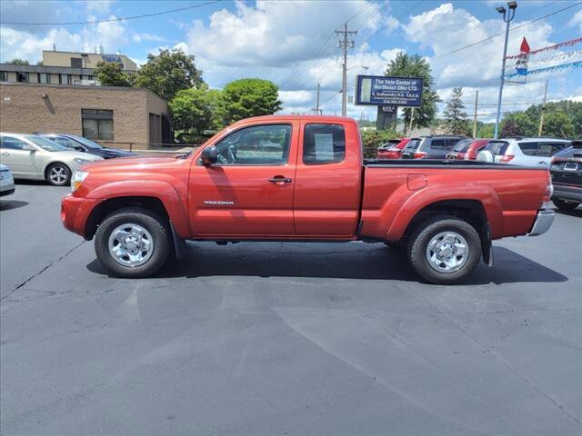 2010 Toyota Tacoma in Warren, OH 44484 - 2077544 3