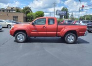 2010 Toyota Tacoma in Warren, OH 44484 - 2077544 3