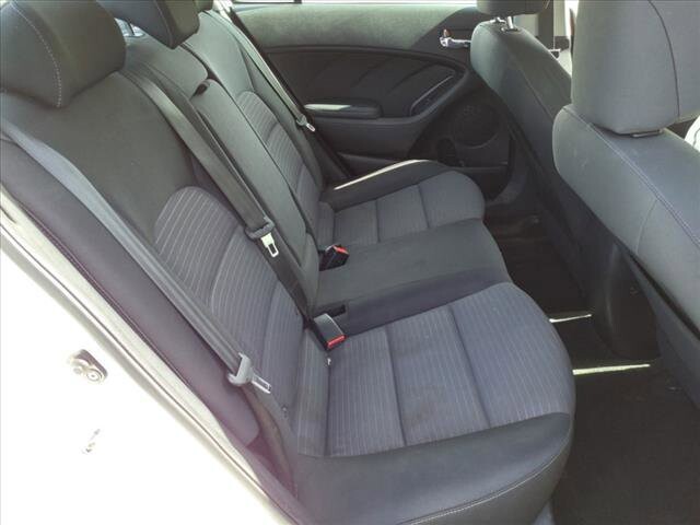 2014 Kia Forte in Warren, OH 44484 - 2077553 7