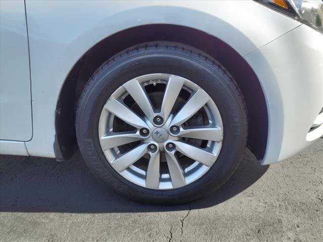2014 Kia Forte in Warren, OH 44484 - 2077553 5