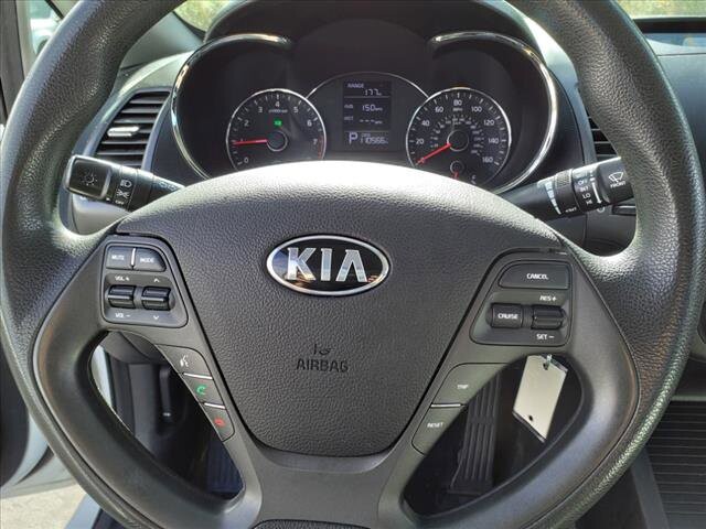 2014 Kia Forte in Warren, OH 44484 - 2077553 10