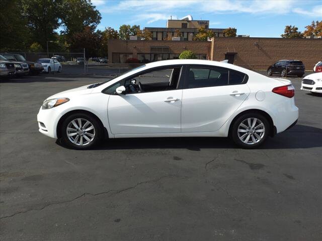 2014 Kia Forte in Warren, OH 44484 - 2077553 2