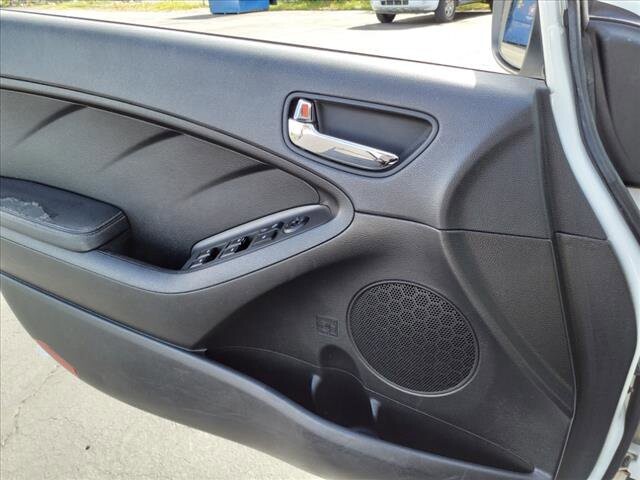 2014 Kia Forte in Warren, OH 44484 - 2077553 9