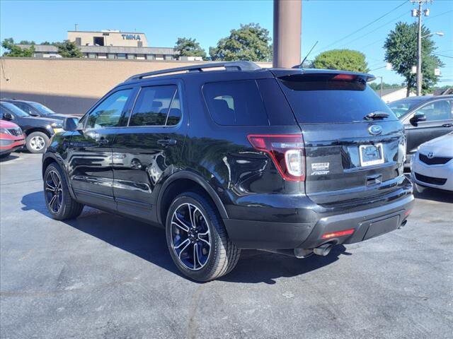 2015 Ford Explorer in Warren, OH 44484 - 2077567 4