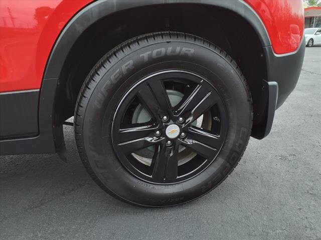 2015 Chevrolet Trax in Warren, OH 44484 - 2085713 5