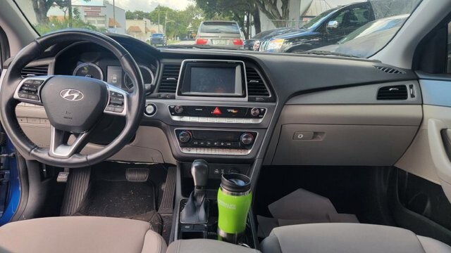 2019 Hyundai Sonata in Pompano Beach, FL 33064 - 2087644 5