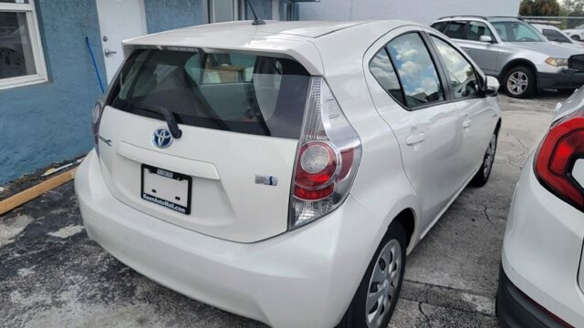 2014 Toyota Prius C in Pompano Beach, FL 33064 - 2088716 5