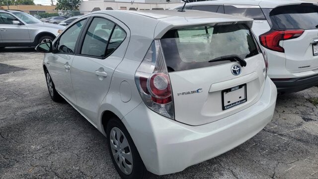 2014 Toyota Prius C in Pompano Beach, FL 33064 - 2088716 4