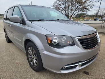 2015 Chrysler Town & Country in Buford, GA 30518