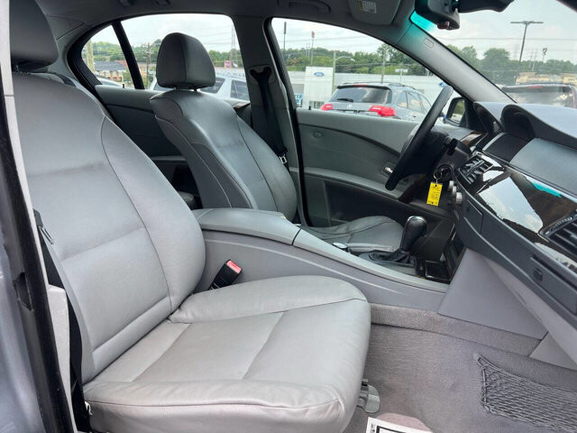 2005 BMW 530i in Hickory, NC 28602-5144 - 2089974 21