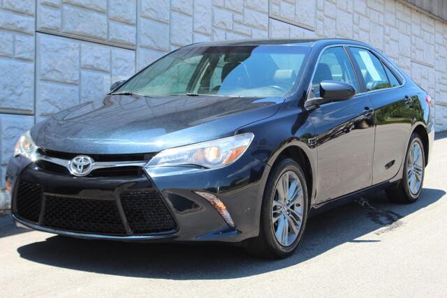 2017 Toyota Camry in Decatur, GA 30032 - 2097378 30