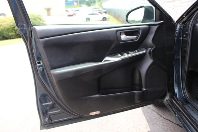 2017 Toyota Camry in Decatur, GA 30032 - 2097378 96