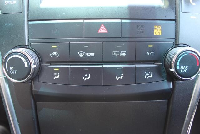 2017 Toyota Camry in Decatur, GA 30032 - 2097378 51