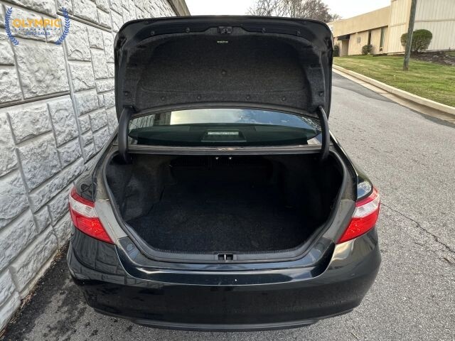 2017 Toyota Camry in Decatur, GA 30032 - 2097378 29