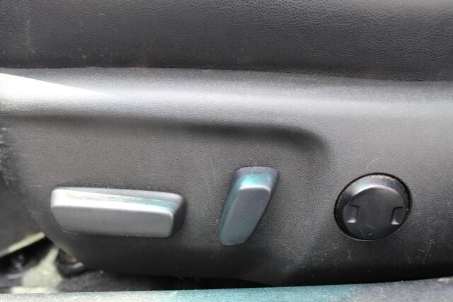 2017 Toyota Camry in Decatur, GA 30032 - 2097378 95